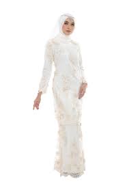 Kado untuk tunangan laki laki, saat ini juga mulai dari berikut ini bersikaplah biasa dilakukan di antara mereka. Baju Tunang 7 Koleksi Paling Glam Tahun Ini Update 2020