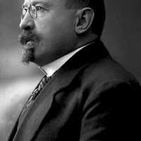 Graphite sketch of the US Marine Corps (USMC) 1ST Tanks Delta Company Tank  Crewman, GUNNERY Sergeant (GYSGT) Erik Armando Benitez, Chino, California,  in support of Operation IRAQI FREEDOM