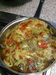 Tilapia Avec Poivrons Drc Recettes De Cuisine Cuisine Cuisine Africaine