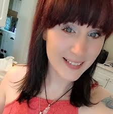 This is real love ❤️ A 79-year-old man from Alberta, Canada, touched hearts  around the world when he enrolled in beauty school to help his wife, whose  eyesight was deteriorating. As she