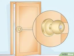 Force it between the lock and door frame, then bend it back to force the lock back into the door. 5 Ways To Lock A Door Wikihow