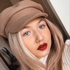 Noelle Schultz's Instagram, Twitter & Facebook