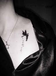 Tatouages 25 Dessins Inspires De L Univers Disney Tatouage Tatouage Fee Clochette Tatouage Disney