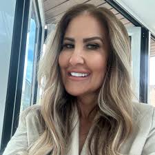 A hot day today, looks like a max was around 33.4°C in Jersey this  afternoon.