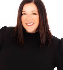 Lora Allen's Instagram, Twitter & Facebook