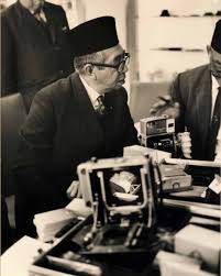 Alternative names ismail nasiruddin shah 15. Ruler And Artist Photographs By The Late Sultan Ismail Nasiruddin Shah Expatgo