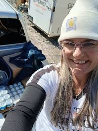 Anybody know where lineman are currently congregating? I'm unable to  volunteer because I have my daughter, but we are baking up a storm and have  a few boxes to send out in