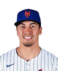 Taylor Fielding's Instagram, Twitter & Facebook