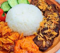 Di dalam wajan masukkan santan, daging, bumbu halus, salam, sereh, gula merah, air asam, garam, gula & penyedap Resep Empal Gepuk Maknyus Menu Andalan Untuk Santap Sahur Galajabar