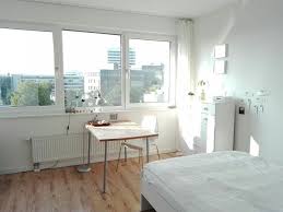 Wohnung zur miete, von privat und vom makler. Wunderschone Wg Zimmer Einrichtungsinspiration Helle Tone Boden In Holzoptik Sonneneinfall Grosses Fenster Zwischenmiete Haus Interieurs Wg Zimmer Wohnung