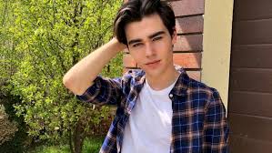 De câțiva ani, andreea marin formează un cuplu cu adrian brâncoveanu. Fiul Lui È™tefan BÄƒnicÄƒ Junior A Recunoscut In SfarÈ™it Cine Este TanÄƒra MisterioasÄƒ Cu Care Se