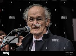 John shipton julian assanges père Banque de photographies et d'images à  haute résolution