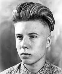 Having long hair is something to be desired, but the daily maintenance can sometimes seem daunting. How To Slick Hair Back In 6 Simple Steps Menshaircutstyle Com