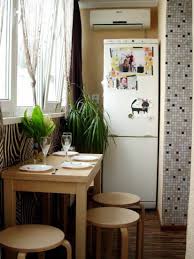 Toutes nos astuces pour aménager un espace repas sur un petit balcon. Ce Poti Face Intr Un Mic Balcon De Apartament Casadex Ro