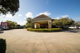 Veterinary medical center pairs expertise, knowledge, and cutting edge technology with compassion to give your pets the best care possible. Animal Specialty Emergency Center Of Brevard Reviews Emergency Pet Hospital At 2281 W Eau
