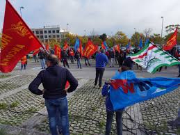 I lavoratori in sciopero il rinnovo del contratto. Ancona Lo Sciopero Dei Metalmeccanici Diritti Contratto E Salario Qdm Notizie