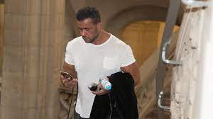 So schmerzlich vermisst bushido seine mutter. Mutter Von Clan Boss Arafat Abou Chaker An Covid 19 Gestorben Bushido Prozess Wird Fortgesetzt
