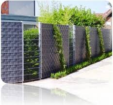 Sichtschutzzaun Metall Zaunspatzde Sichtschutzzaun Aus Metall 4 Jpg 824 768 Modernes Zaun Design Zaune Metall Zaun