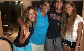 Resultado De Imagen Para Lili Estefan Y Lorenzo Luaces Sports Jersey Fashion Jersey