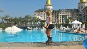 It's a good thing that the pretend toy cafe owner. Roller Skating Waitress Bild Von Delphin Diva Premiere Antalya Tripadvisor