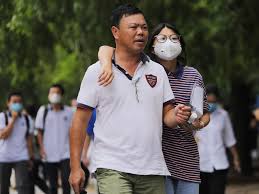Để tra cứu điểm thi của mình, thí sinh chuẩn bị họ và tên, số báo danh, sau đó làm theo hướng dẫn trên hệ thống. Vtp Ukfr3pbffm