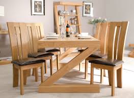 De 6 sillas, de 4 sillas, en caoba, en pino, tapizado y en hidrofugo. Comedores Modernos Con Detalles En Madera Decoracion De Interiores