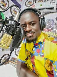 Aaron Karn's Instagram, Twitter & Facebook