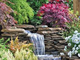 Einen Bachlauf Anlegen Mit Bildern Wasserfall Garten Wasserspiel Garten Garten