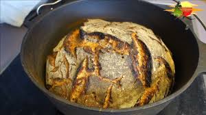 Krusten Sauerteigbrot Backen Im Dutch Oven Crusty Sourdough Bread Baking In The Dutch Oven Yo Sauerteigbrot Backen Sauerteigbrot Brot Backen Rezept Einfach