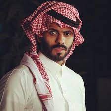سريت ليلي قصدي الجرح يبرى ولا برى جرحـــي ودبلت جـرحين انا احسب ان الليل للجرح يدرى طلعت ي ليلي على الجرح سكين منيف الخمشي newsboy man fashion