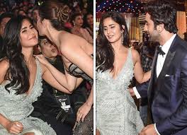 Filmfare Awards 2019 Ranbir Kapoor And Alia Bhatt S Friendly Comfy Vibes With Ex Katrina Kaif Decoded In Just 7 Pictures Bollywood News Bollywood Hungama Filmfare award 2019 full show complete hd 2019 show.