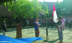 Sma 17 agustus 1945 surabaya berdiri pada 1 juli 1984 dengan nomor statistik sekolah (nss) 304056013177 dan nomor data sekolah (nds) e30134005. Smk 17 Agustus 1945 Tegaldlimo Peringati Hari Kartini
