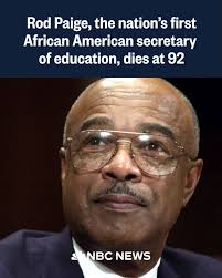 GRAAMA is excited to welcome Victor J. Holt to our GRAAMA Board. Víctor is  currently an Assistant Vice President, Financial Center Manager, for Fifth  Third Bank's Main Office in Downtown Grand Rapids.