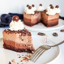 Gateau Mousse Aux Deux Chocolats Mes Delicieuses Creations En 2020 Gateau Mousse Chocolat Boule Chocolat