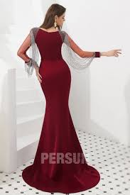 Mini robe ou robe longue, robe fourreau ou de soirée, toutes les robes les plus originales pour un mariage sont en vente sur notre site. Robe Soiree Pour Mariage Sirene Bordeaux A Manches Longues Transparentes Ornees De Franges Robespourmariage Fr