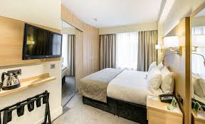 7 minutes from holiday inn london kensington forum. Holiday Inn London Kensington Kensington And Earls Court British Airways