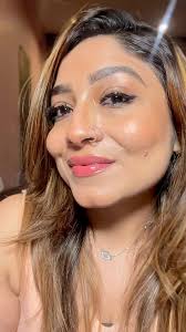 Ah, the fabulous @hannahmartinmakeup, guest starring again to show us how,  in three easy steps, you can make your eyes look bigger and brighter.  Here's her technique: 1. Neutralise and brighten under