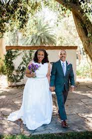 It is usually done while scuba diving, but can be done while diving on surface supply, snorkeling, swimming, from a submersible or remotely operated underwater vehicle, or from automated cameras lowered from the surface. Intimate Wedding At Home In California Live Streamed To Guests