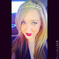 Ashley Richter (@Off_Da_Richter)