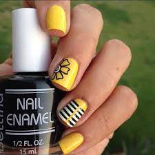 También, si consumes en exceso vitamina a, las uñas pueden tomar ese color. 43 Ideas De Unas Amarillas Yellow Nails Unas Amarillas Unas Disenos De Unas