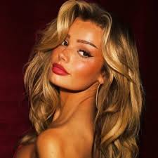 Zahraa (@zahraareads)