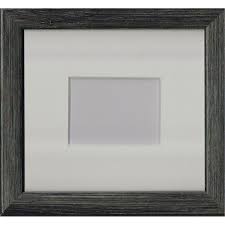 Cette feuille est posée de façon à créer un décalage entre la photo et le verre de l'encadrement. Permin Cadre Photo En Bois Avec Passe Partout Permin 5389 Boutique Broderie Du Monde