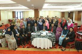 Yang dipertua dewan rakyat, tan sri pandikar amin mulia dan setiausaha dewan rakyat, roosme hamzah memfailkan permohonan untuk membatalkan saman pemula di mahkamah tinggi. Pegawai Pegawai Kanan Setiap Bahagian Parlimen Malaysia Merakam Gambar Bersama Ketua Pentadbir Parlimen Malaysia Dari Tengah Ybhg Datuk Awang Alik Bin Jeman Turut Serta Setiausaha Dewan Rakyat Ybhg Datuk Roosme Bt Hamzah Selepas