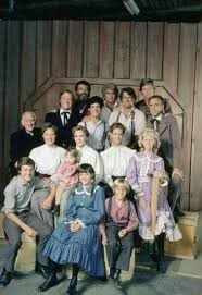 Pin By Rick Horton On La Petite Maison Dans La Prairie Little House Laura Ingalls House Cast