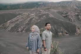 Mulai dari gunung, hutan, pantai, kebun dan masih banyak lainya. Foto Prewedding Di Gunung Bromo Ini Persiapan Yang Perlu Kamu Lakukan Ammora Photography