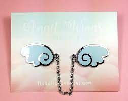 Angel Wings Enamel Pins With Chain Blue Silver Wing Lapel Pin Brooch Badge Flair Collar Pin Hat Pin Kawaii Anime Manga Enamel Pins Silver Wings Silver Lights