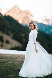 Kapelle schleppe trägerloser mit jacke satin schlichte hochzeitskleider. Noni Brautmode 2019 Kleider Hochzeit Hochzeitskleider Vintage Hochzeit Jacke
