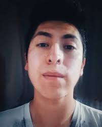 Dos años atrás. Me accidenté con la punta de la calamina de mi casa. Y  justo guarde un recuerdo programado que decía: "En 2 años, coloca tu foto  (ya que querías estrenar