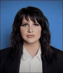 Amanda Cook's Instagram, Twitter & Facebook