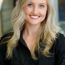 Julia Horner's Instagram, Twitter & Facebook